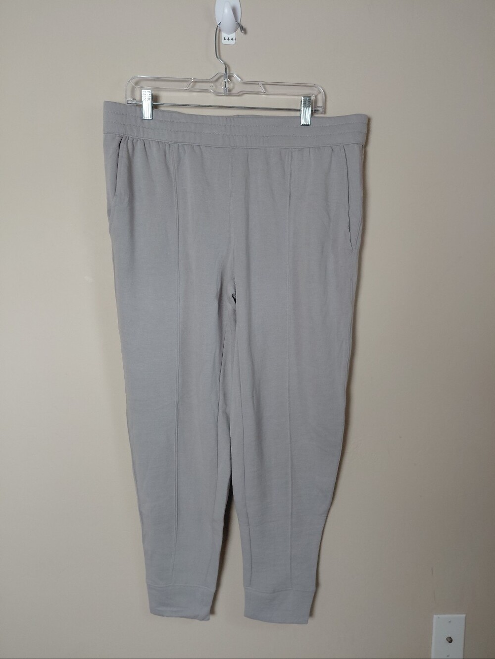 Club Monaco Light Gray Cozy Sweatpant NWT Large